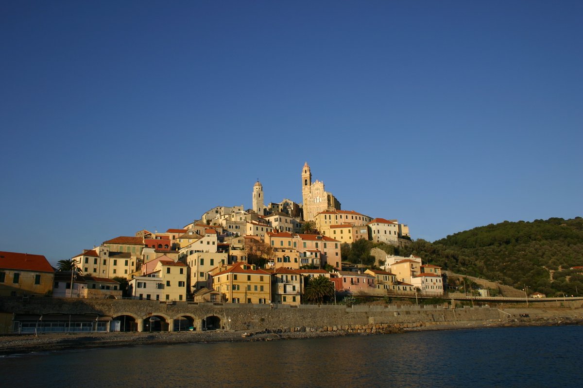RivieraEventi's tweet photo. Sabato 7 novembre, partendo da San Bartolomeo al mare una bella escursione alla scoperta del borgo antico di Cervo, con la sua macchia mediterranea, e dall'alto un panorama da lasciare senza fiato..
Per sapere i dettagli vai sul nostro sito https://t.co/DfS5HEKZ9d https://t.co/91Ral8EuKP