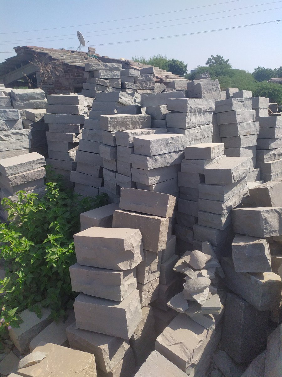PavingInternat1's tweet image. Sandstone walling @cobblepaving.in #pavingstone #wallingstone #sandstone #naturalstone #landscaping #paving #pathway #indianstone #landscapingideas #pathway #pavinginternatpional #indiansandstone