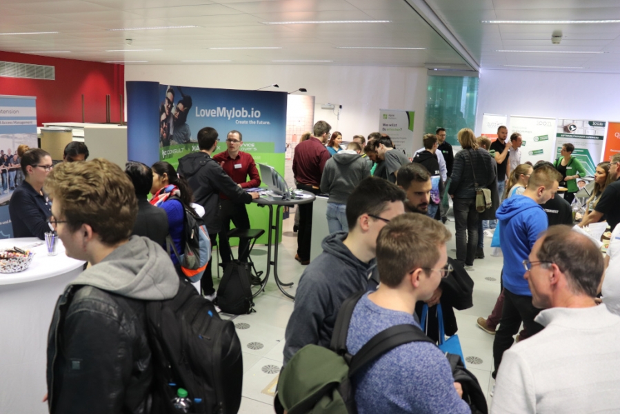infos_stuttgart's tweet photo. Die 46. infos-Kontaktmesse findet am 11. November von 10-16 Uhr statt. Zum ersten Mal virtuell...

Infos und Registrierung unter: https://t.co/6vPrivbhsX

Teilnehmen! https://t.co/fQTYTZUufX