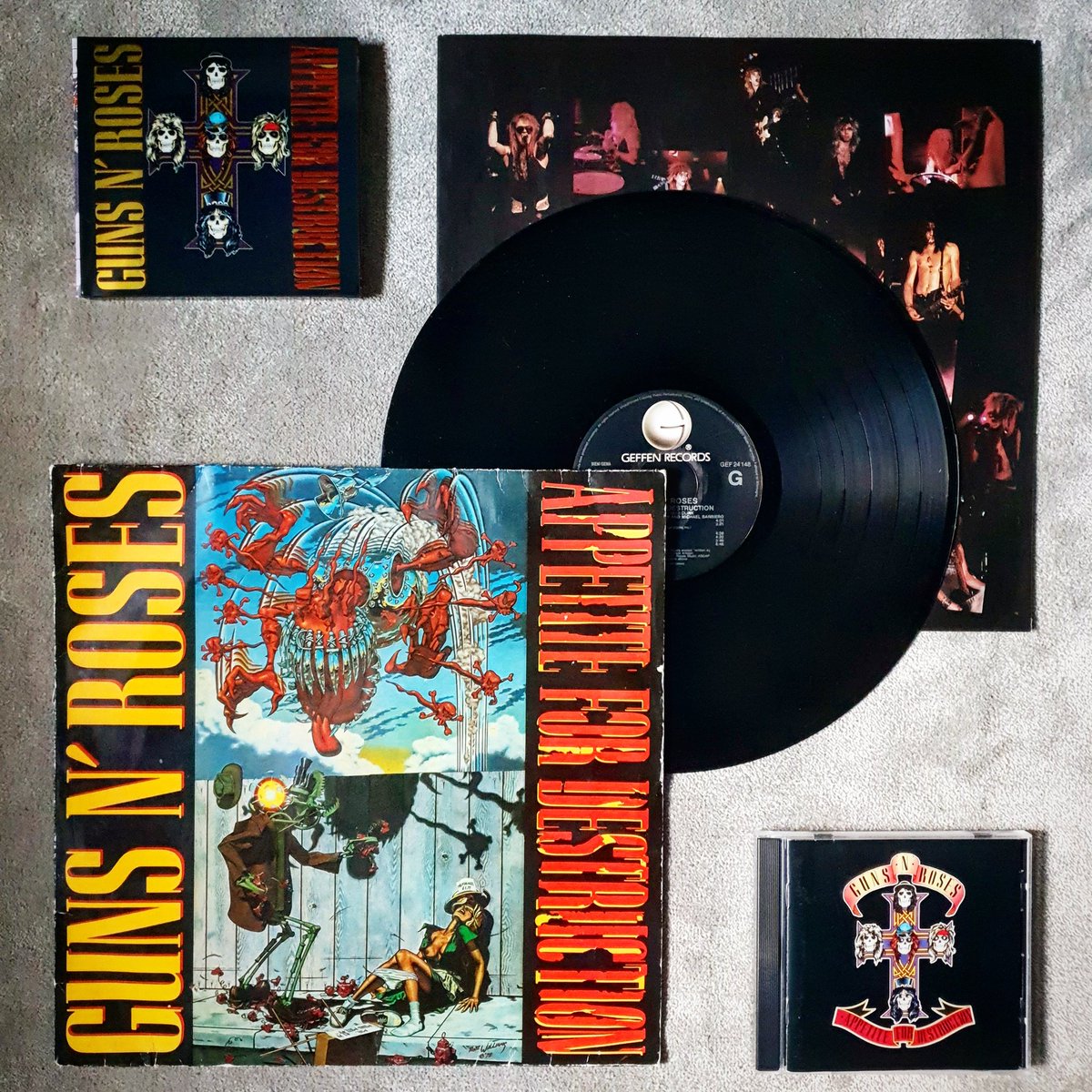 metaloscopio's tweet photo. 🎉 1 Año de Metaloscopio 🥳🤘🏼 todo empezó con este gran disco de @gunsnroses - y casi un año después, JM encontró el vinilo original con la portada prohibida 👹🚫 https://t.co/PEg9zfRWh0
