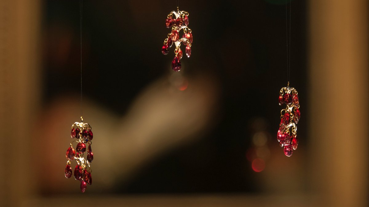 Ready to uncover this bounty of previously buried treasure? Read on to reveal some of the most spectacular pieces from the Cheapside Hoard.