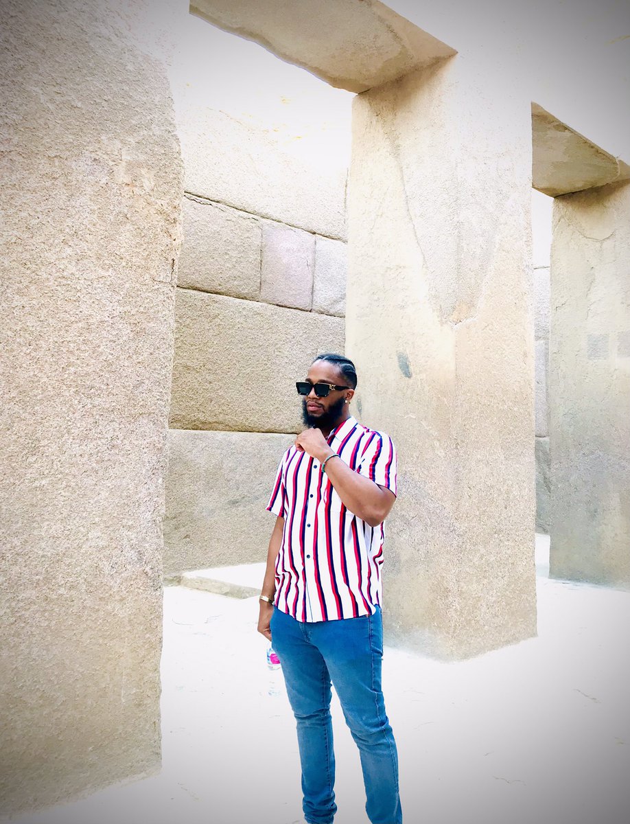 2Dip4TV's tweet photo. We should fly to Africa! We should stop in Rome first!  #Giza
#Upscal3 #Zingking https://t.co/2xA7gpbRlK