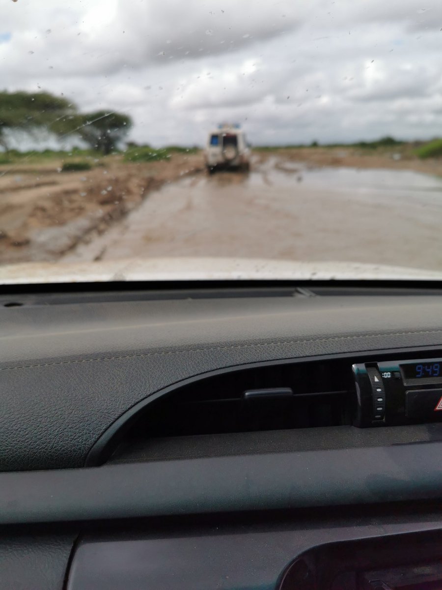 This ambulance Landcruiser guy wasn't leaving us behind, he helped me follow the tight trails even in the thickets, also acted as my pace keeper. We've kept together for over 100km of this road, nice fellow.