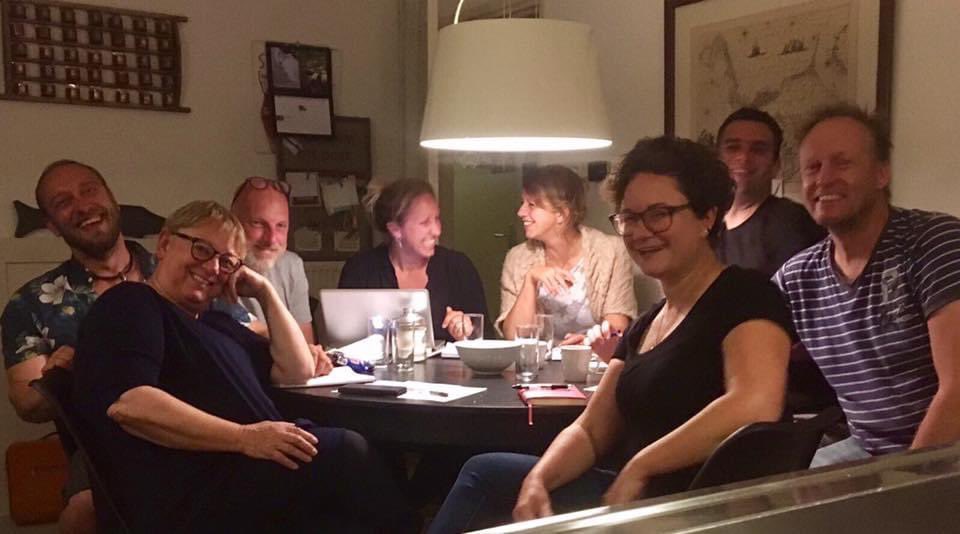 Vroeger maakten we het filmprogramma 'gewoon' met z'n allen aan tafel... Lekker puzzelen zoals je ziet. Inmiddels is die puzzel iets groter&amp;stelt ‘onze Walter’ de meest geweldige films samen. En weet je wat het mooie is? Die lijst houdt nooit op! Voor 2021 zijn al ideeën genoeg!