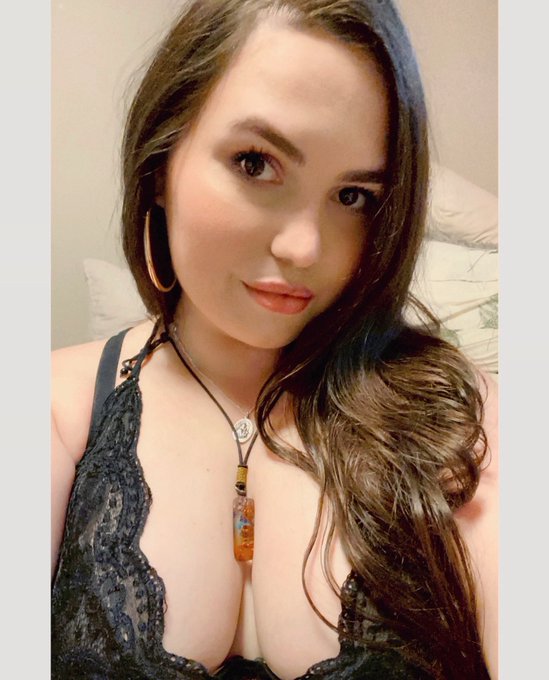 Britanie Faith ☼♈︎ | ☾♉︎ |⇡♎︎’s pics and videos