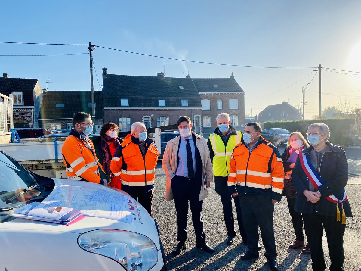 EnergieFlandre's tweet photo. En images - lancement du chantier de rénovation de l’#eclairagepublic à #Strazeele, en présence de M Tourmente Sous-Préfet de Dunkerque. Un projet permettant 55% d’économies d’énergie, soutenu par l’Etat dans la cadre du plan de relance @prefet59 #transitionécologique #Flandre https://t.co/gBv1W4wLXq