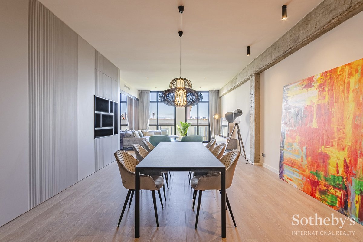 BCN_CB_SIR's tweet photo. Extraordinary Property of the Day: Fantastic new Loft in Poble Nou #sothebysrealty #sothebysinternationalrealty #forsale #EPOTD #exclusive #realestate #newhome #luxury #luxuryhome #listing #LIVE https://t.co/IyEZAHH2eW https://t.co/MFOIMI3hos