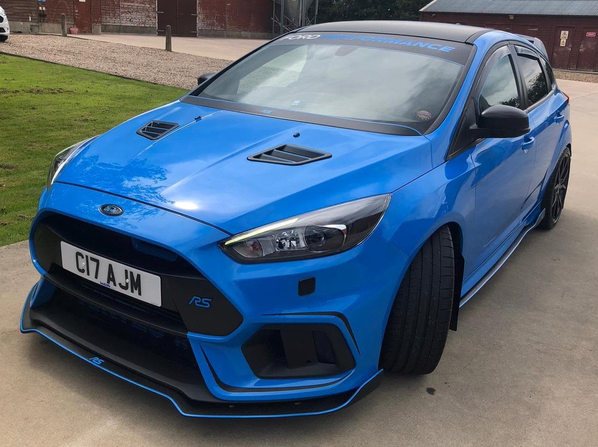 Coming soon to @Thompsonandsmit 2016 Ford Focus RS in Nitrous Blue with only 5K miles and fully loaded with extras #fordfocusrs #Ford #performancecar #hothatch #fastcar #recaro #Eibach https://t.co/Fzl0yUNPuV