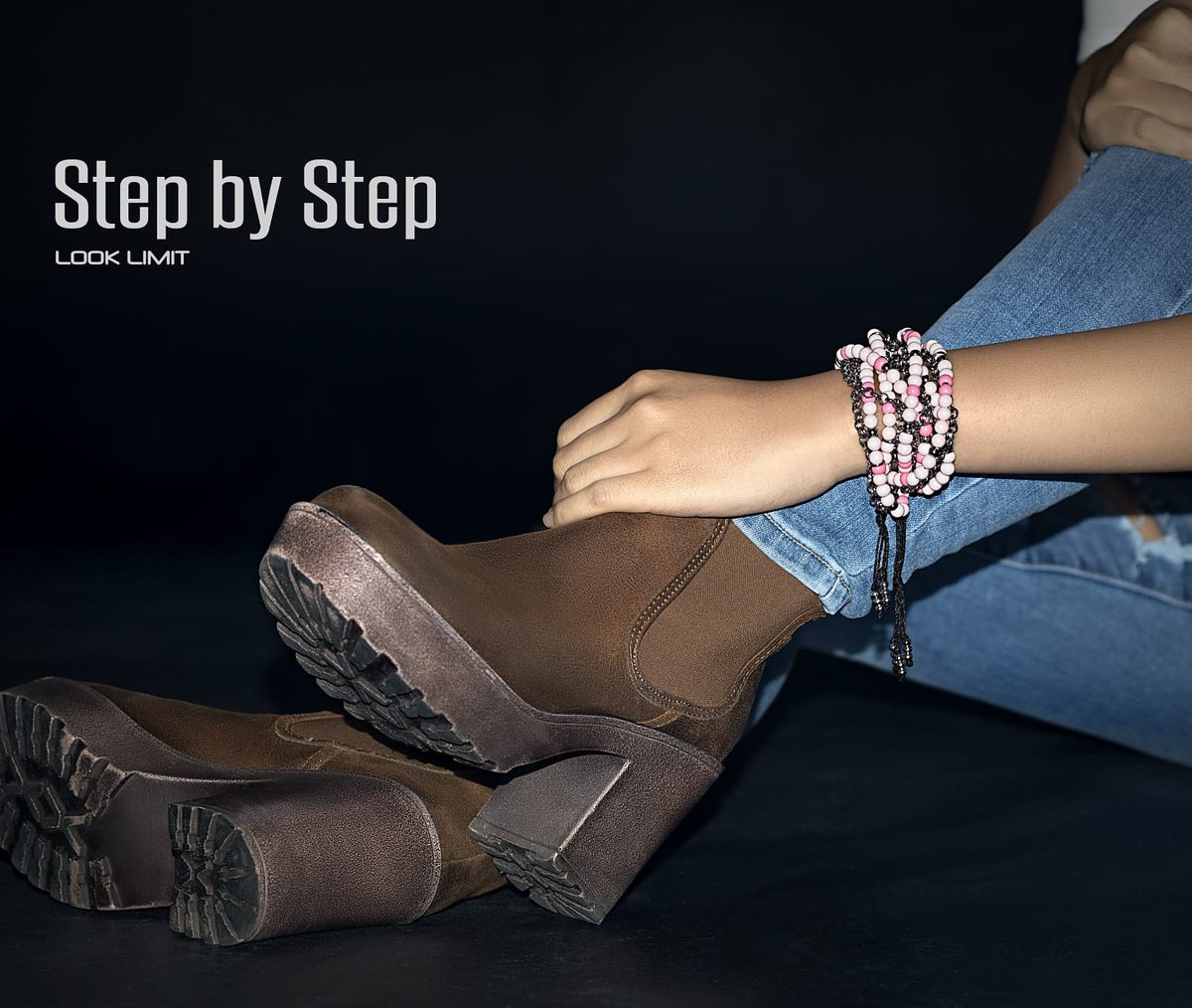LookLimit's tweet photo. PASO A PASO…
Ya que estamos de paso… dejemos huellas bonitas! Hoy os presento un diseño juvenil y fresco para que te acompañe en tus aventuras. El brazalete de varias tiras de cuentas rosas NADINE será la delicia de tus looks!
#FelizJueves #ParaMisChicas #WomanJewelry https://t.co/Qw1fggvq67