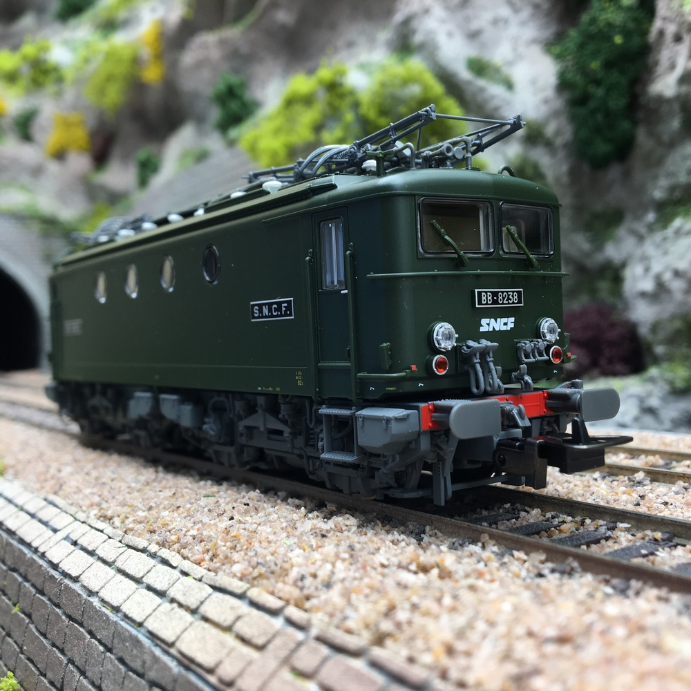 latelierdutrain's tweet photo. Nouveauté
Chez #Piko, la BB 8100 SNCF Ep III en Analogique Digitalisable ou Digitale Sonore, 2 Rails 😍
Disponible sur notre site en envoi ou en "commande-retrait" ✌️😃 https://t.co/ev8uXdJ0Xg