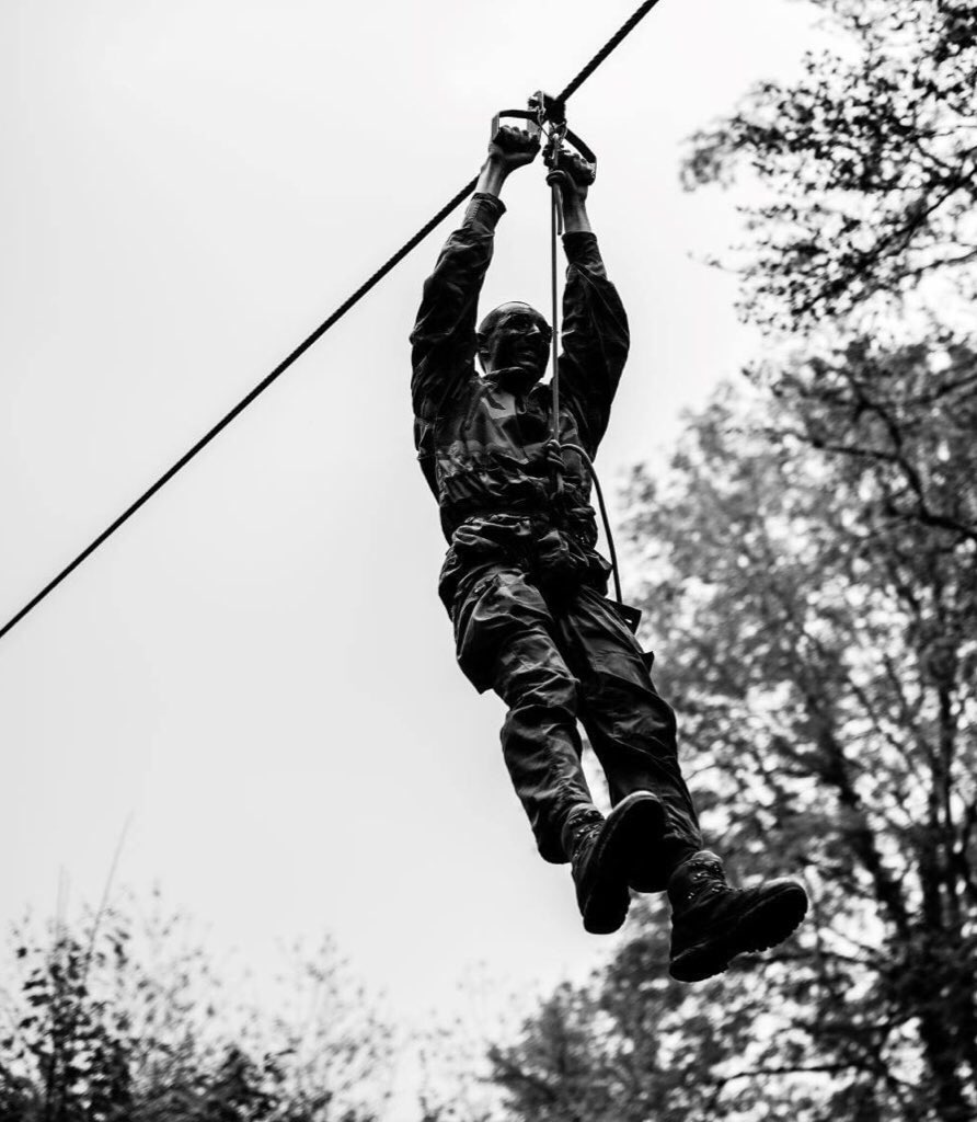 7e_brig_blindee's tweet image. #JeudiPhoto

Apprendre à se dépasser 😏👏dès les premières semaines et avec le sourire 😀 !
« Force et Audace! »

#NosJeunesOps
📸 #CFIM #7eBB #3eRCA