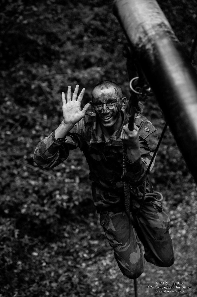 7e_brig_blindee's tweet image. #JeudiPhoto

Apprendre à se dépasser 😏👏dès les premières semaines et avec le sourire 😀 !
« Force et Audace! »

#NosJeunesOps
📸 #CFIM #7eBB #3eRCA