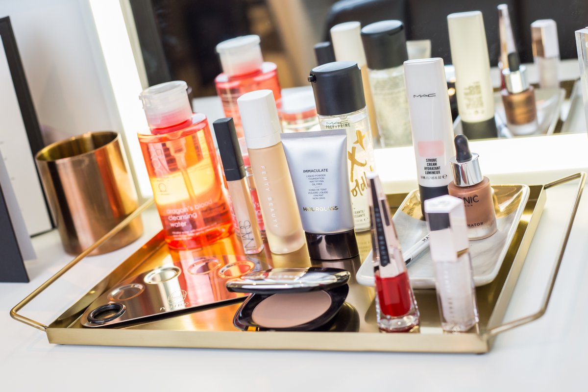 BeautyBazaarHN's tweet photo. We may have closed our doors for now, but we’re still here for you if your looking for a lockdown glow up💫
Virtual Appointments with our Personal Shoppers are still available meaning you can shop the best of beauty from the comfort of your own home! Get in touch for availability https://t.co/nlZa4MSsbB