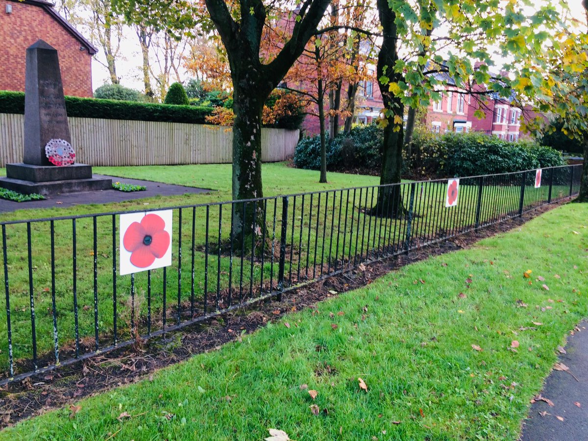 DannyFletcherUK's tweet photo. #RemembranceDay - ASHTON ❤️

HUGE thanks to volunteers for helping with lamppost poppies before lockdown, we’ve also spruced up existing poppies at local cenotaphs 👍 @WiganCouncil 

#lestweforget2020 https://t.co/S81ymfPsZ7