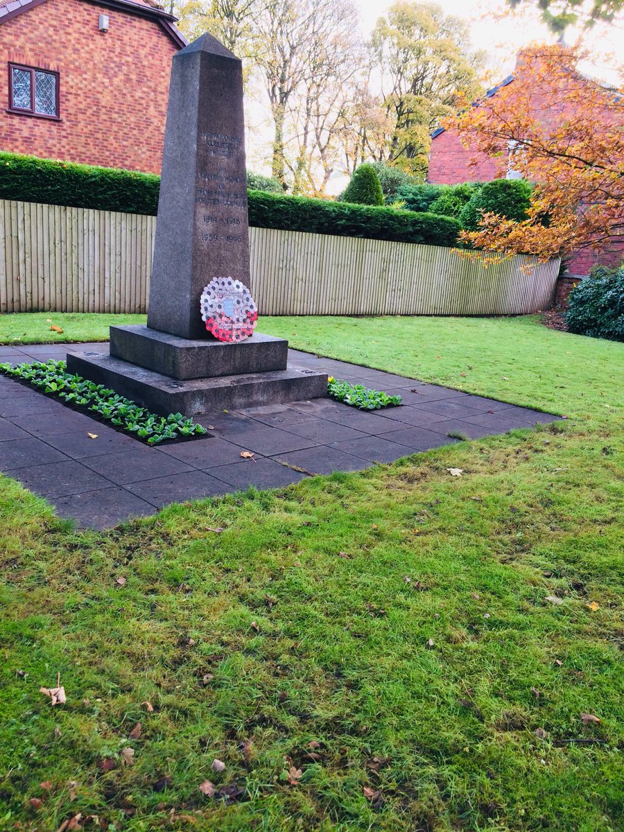 #RemembranceDay - ASHTON ❤️

HUGE thanks to volunteers for helping with lamppost poppies before lockdown, we’ve also spruced up existing poppies at local cenotaphs 👍 <a href="/WiganCouncil/">Wigan Council</a> 

#lestweforget2020