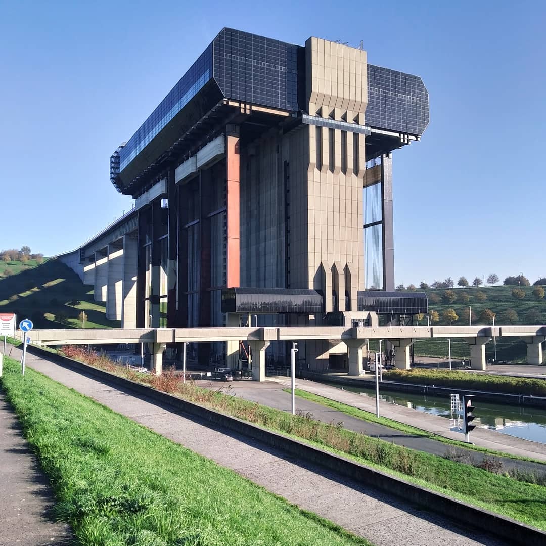 Nico280384's tweet photo. one of the places to visit absolutely if you pass by Belgium, the boat lifts of Thieu. A renowned architectural feat
#Belgium
#Thieu https://t.co/n11HfODeRt