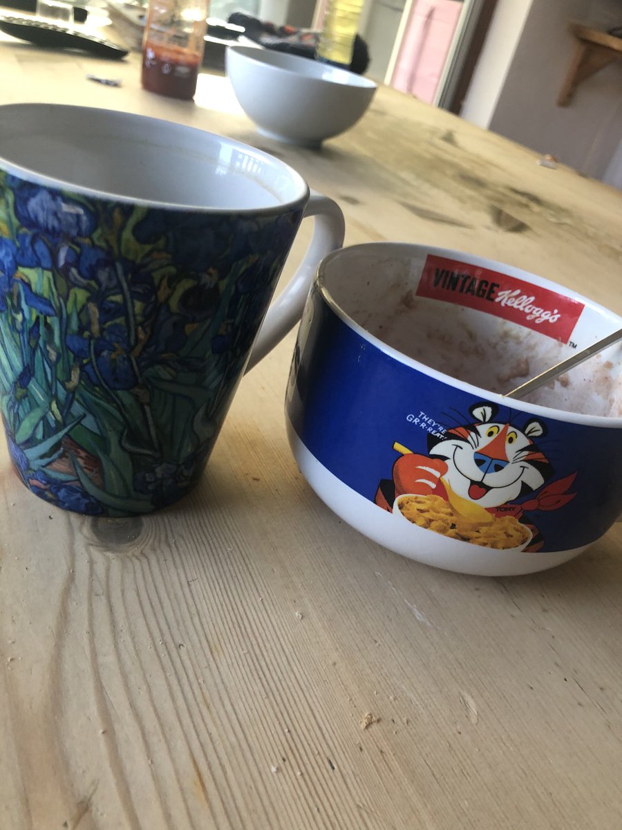 IsobelWolves's tweet photo. It’s was a classic breakfast this mornings . Who knew Van Gogh went with Tony the Tiger https://t.co/thccVdChd1