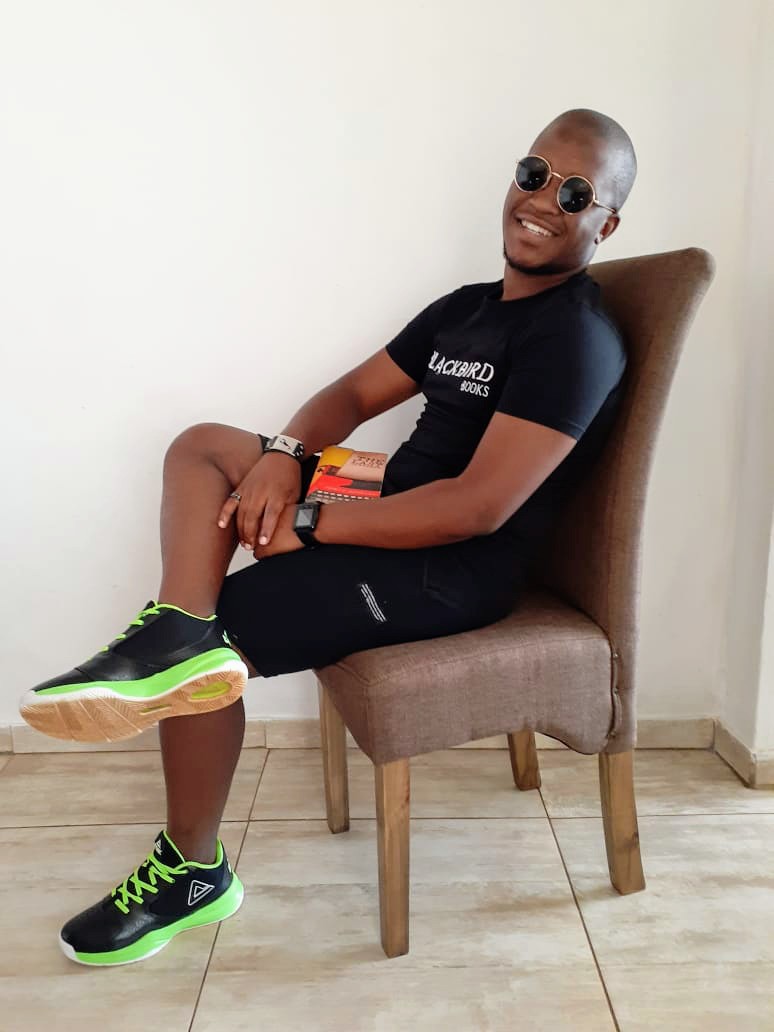 Tumelo_Books's tweet photo. Add @_BlackBirdBooks (books &amp; merch) to your wardrobe and bookshelf. You might get a discount if you tell them I sent you.😎 #bookstagram #bookshelf https://t.co/9O0D7KYfbA