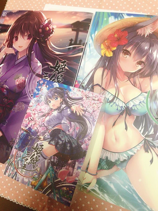 姫繰三六五の献本頂きました〜!
流石の大ボリュームで、読み応えあります☺️ラフ好きとしては、特典のラフ集も嬉しいお品でした✨
明日11/6発売で、芹野は7/28を担当しております! 