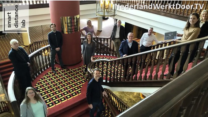 “Jaap van Dissel heeft gezegd ‘Gedrag is de eerste verdedigingslinie’ en t punt is dus dat we gaan proberen om die verdedigingslinie beter te maken”, aldus Prof. Denny Borsboom, UvA

Lees t persbericht v #SmartDistanceLab=> lnkd.in/d6DZGuV

Zie ook NederlandWerktDoor.TV