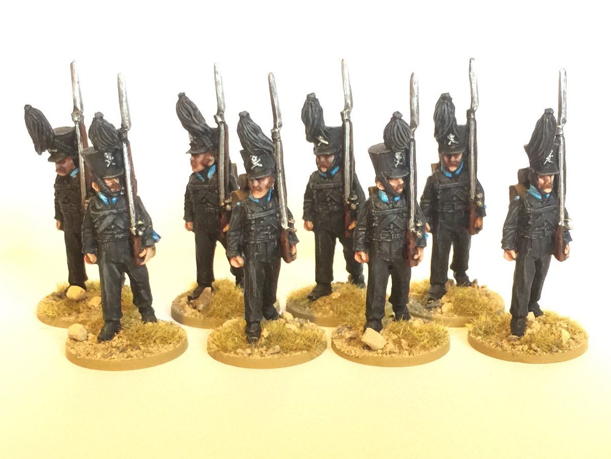 LegionsLittle's tweet photo. Brunswick Oels Jäger. Based up for Sharp Practice in the Peninsular. #perryminiatures #28mm #wargaming #sharppractice #twofatlardies #brunswicker #napoleonicwargames #blackband https://t.co/xjxrpLHGP6