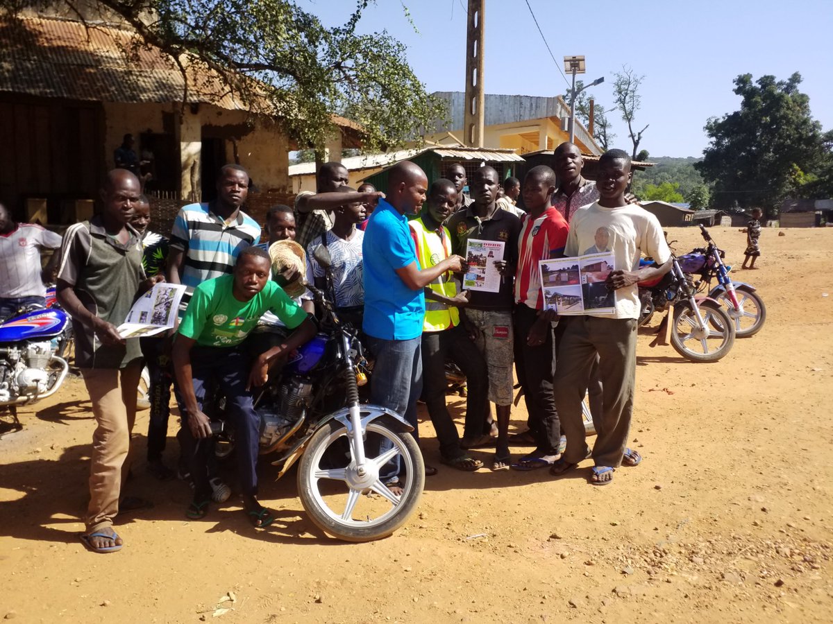uepnddrrcaf's tweet photo. .#UEPNDDRRenAction! Taximotos de #Ndéle, sensibilisés sur le #PREC, le pardon et l'acceptation des ex-combattants qui reviennent dans la communauté. @GouvCF remercie @WorldBank. @IOM_CAR. All for #PREC. All for #PNDDRR. All for peace in CAR. https://t.co/B4oVnbkQqP