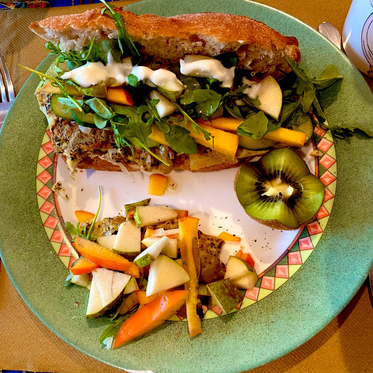 BreakfastShe's tweet photo. Sandwich breakfast and a lot of love 😁 #sandwich #kaki #egg #pear #yogurt #rucola #Cucumber #breakfast #foodie #foodiegirlfriend #breakfastpro #nomnomnom https://t.co/vpJPxDK609