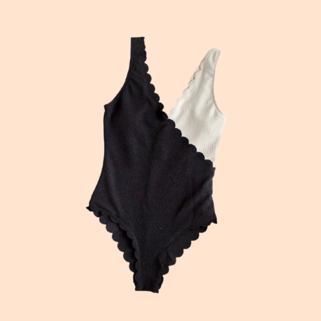 wearsundae's tweet photo. ⁣What we are bringing to our next holiday? 🏝Reed Scallop One Piece 🖤🤍

https://t.co/unAI8kQneb https://t.co/jpN32OK1cJ