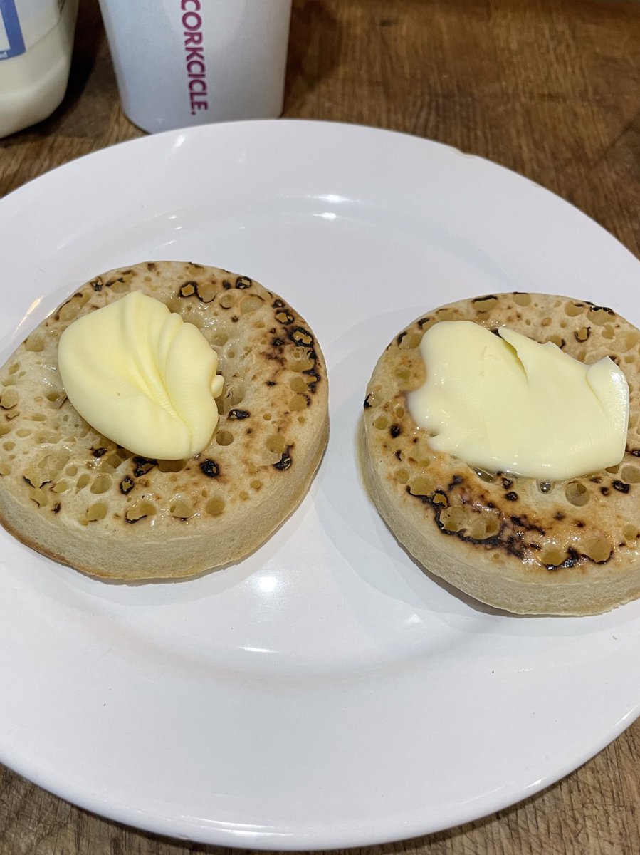 . <a href="/gregjames/">Greg James</a> marketing crumpets on <a href="/BBCR1/">BBC Radio 1</a> . I hope <a href="/Warburtons/">Warburtons</a> send you some spon money for that 🤑