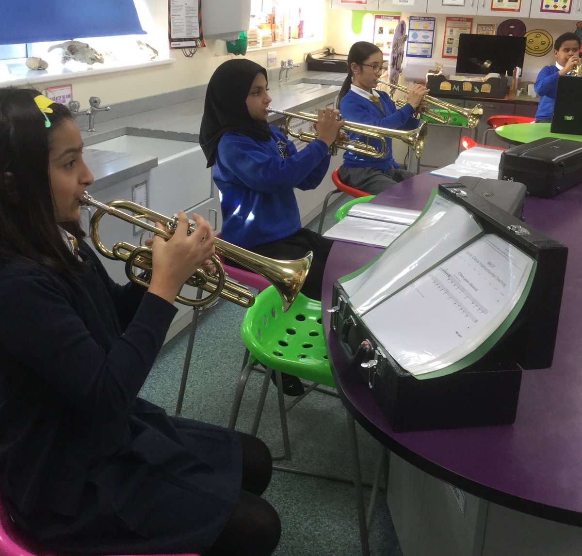 AdderleySchool's tweet photo. Itβs Music time! πΆ πΊ π» Today in our elective year 5 music lesson Mr Sandham shared a piece of music from #AMidsummerNightsDream with his students! #sociallydistancedmusiclessons #yeargroupbubbles #stayingsafe @SFE_MS @BCCEducation @Artsmarkaward https://t.co/Q4N9TWcn6I