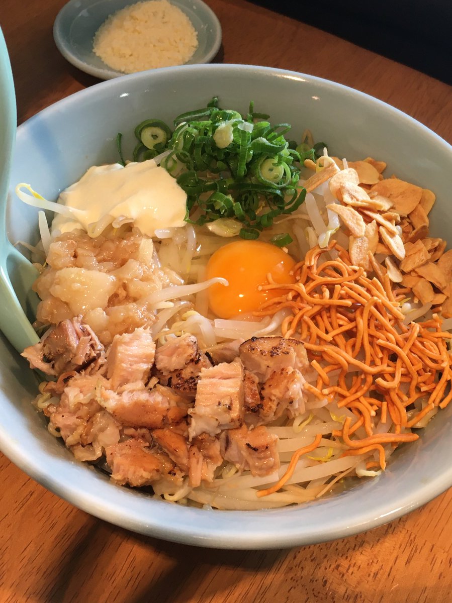 りょう二郎 八木店 クスクスラーメン出汐店さんにきました 店内は西海岸風 みたいなオシャレな店内でした まぜそばとつけ麺をオーダー チャーシューがトロトロで美味しかったです Ryoujirou Mashi 広島二郎系 クスクスラーメン T Co