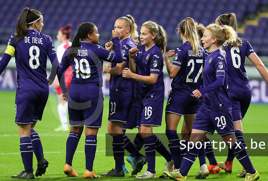 SportpixB's tweet photo. Great teamwork from Anderlecht yesterday. Their Champions League campaign isn't over yet! Good luck, girls! https://t.co/jyVDJhhpIb