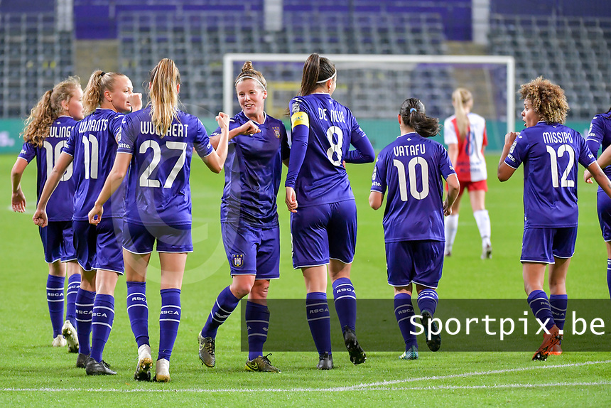 SportpixB's tweet photo. Great teamwork from Anderlecht yesterday. Their Champions League campaign isn't over yet! Good luck, girls! https://t.co/jyVDJhhpIb