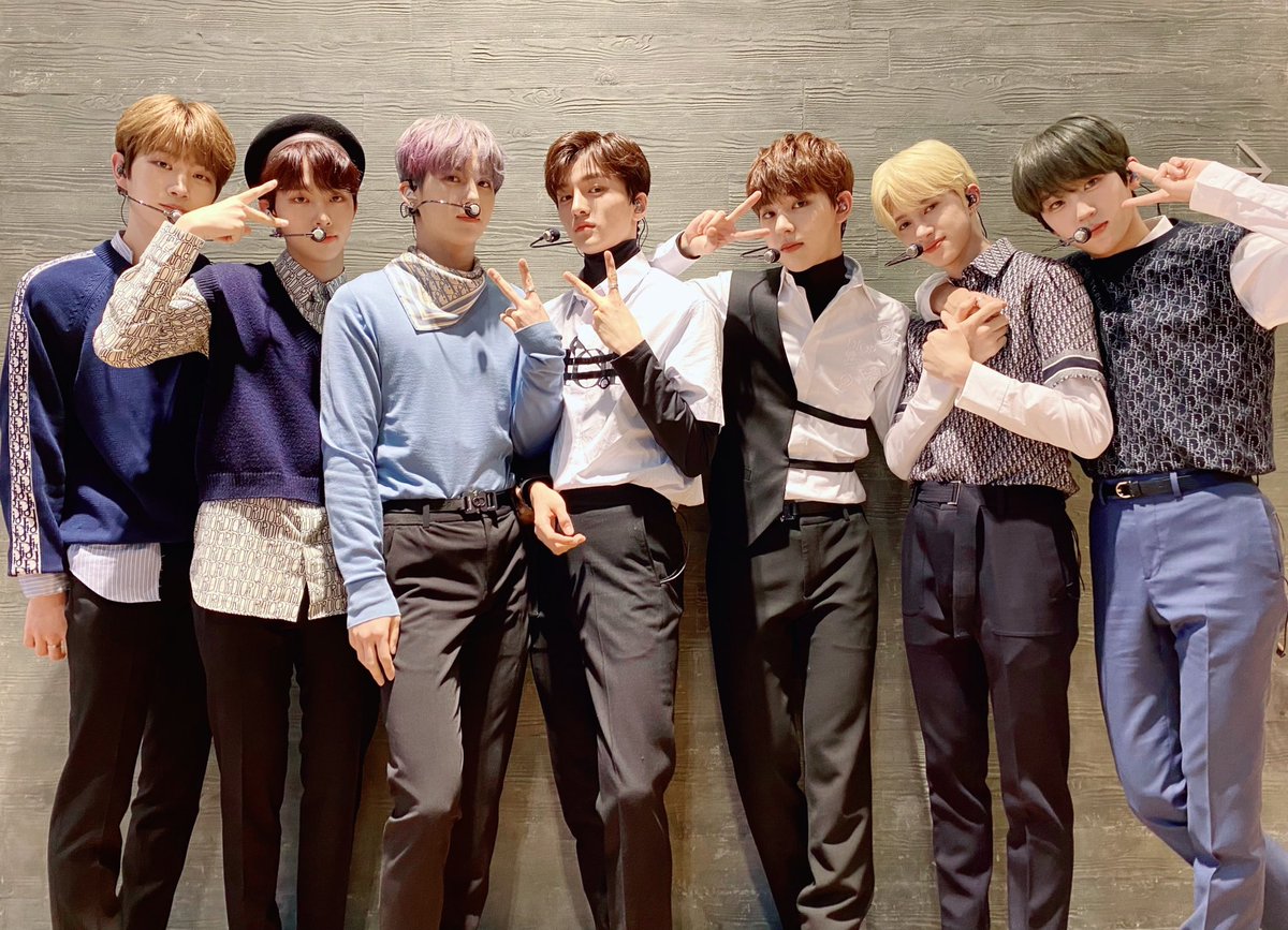DRIPPIN's tweet photo. [📸] 20.11.05 #엠카운트다운💙💜

매일 더욱 짙어져가는 드리핀의 향😌
여러분‼️오늘도 내일도 앞으로도 쭉 〰️
매일을 드리핀의 향으로만 가득 채워봐요🤍

#DRIPPIN #드리핀
#Boyager #Nostalgia https://t.co/6M56ip4SDo