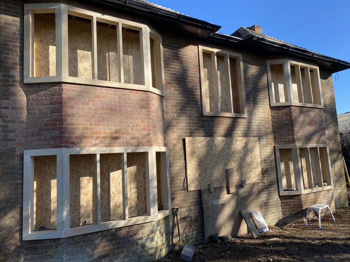 StoneworksL's tweet image. Lets breath life into this old house with natural stone in Radnage!Ready for the portico.