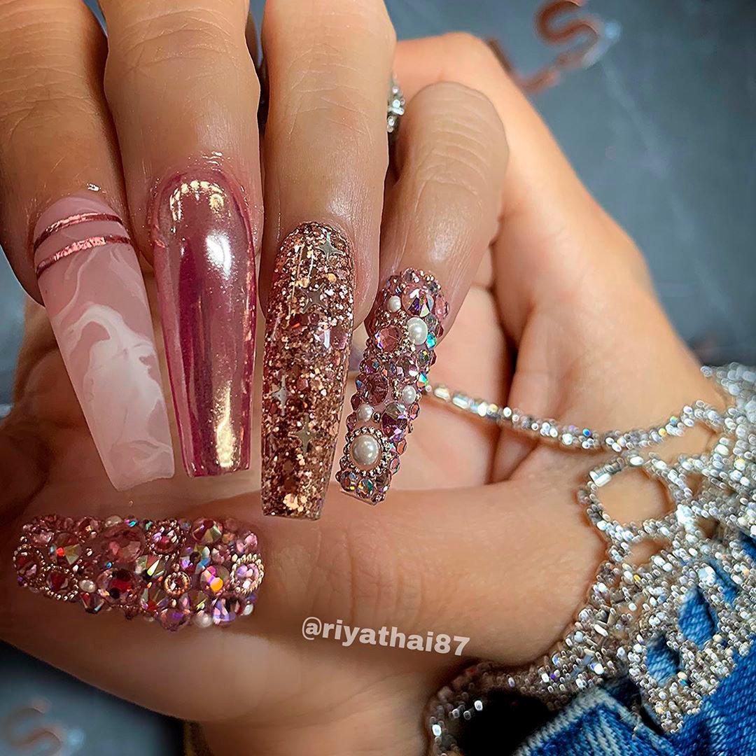 Press on Nails Matte Pink With Rose Gold Chrome and Swarovski Crystals  Luxury Custom Nails, Apres Nails - Etsy | Unghie fosforescenti, Unghie  appariscenti, Unghie eleganti