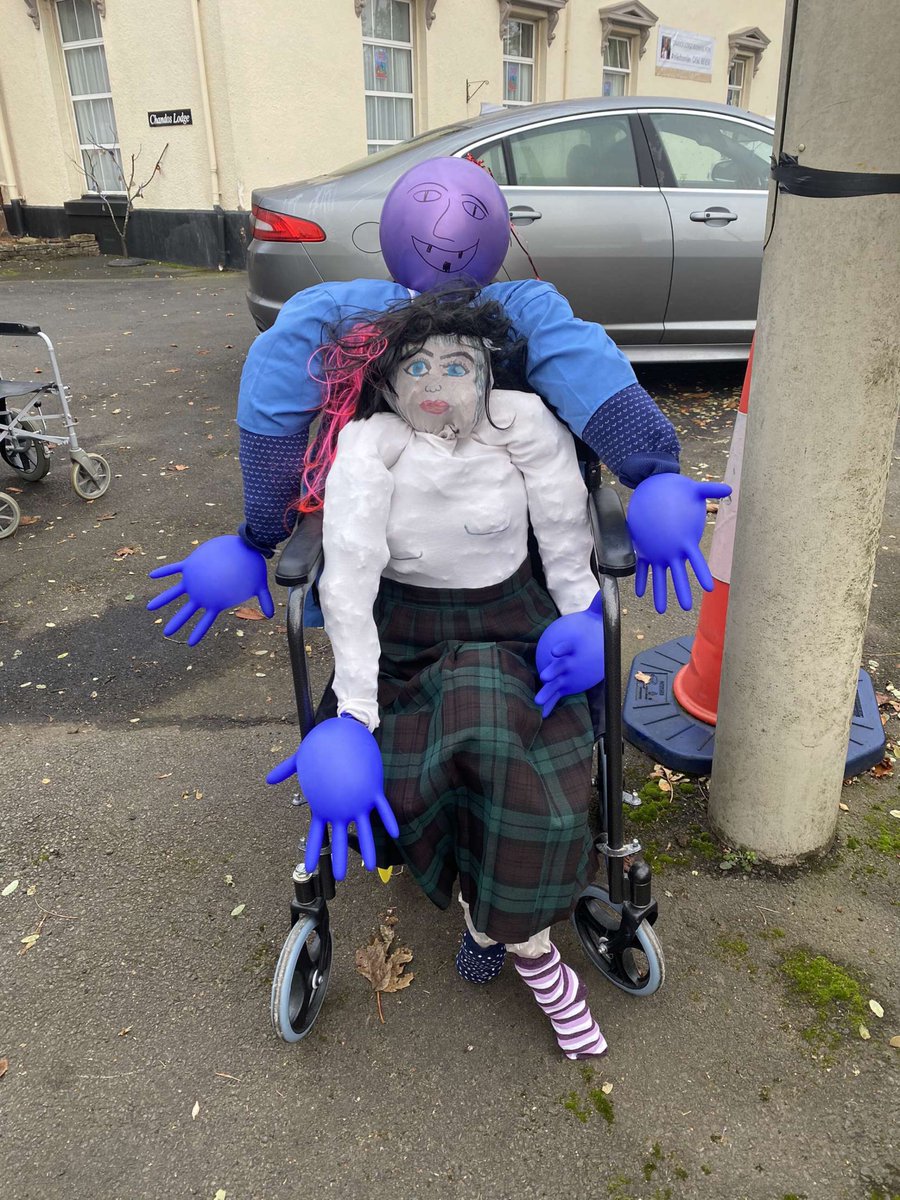 👩‍⚕️ 👨🏼‍⚕️👵🏼👴🏼
Chandos lodge staff and residents have created their own  “Guy Fawkes” for bonfire night! 
The residents enjoyed making them look like a resident and a carer