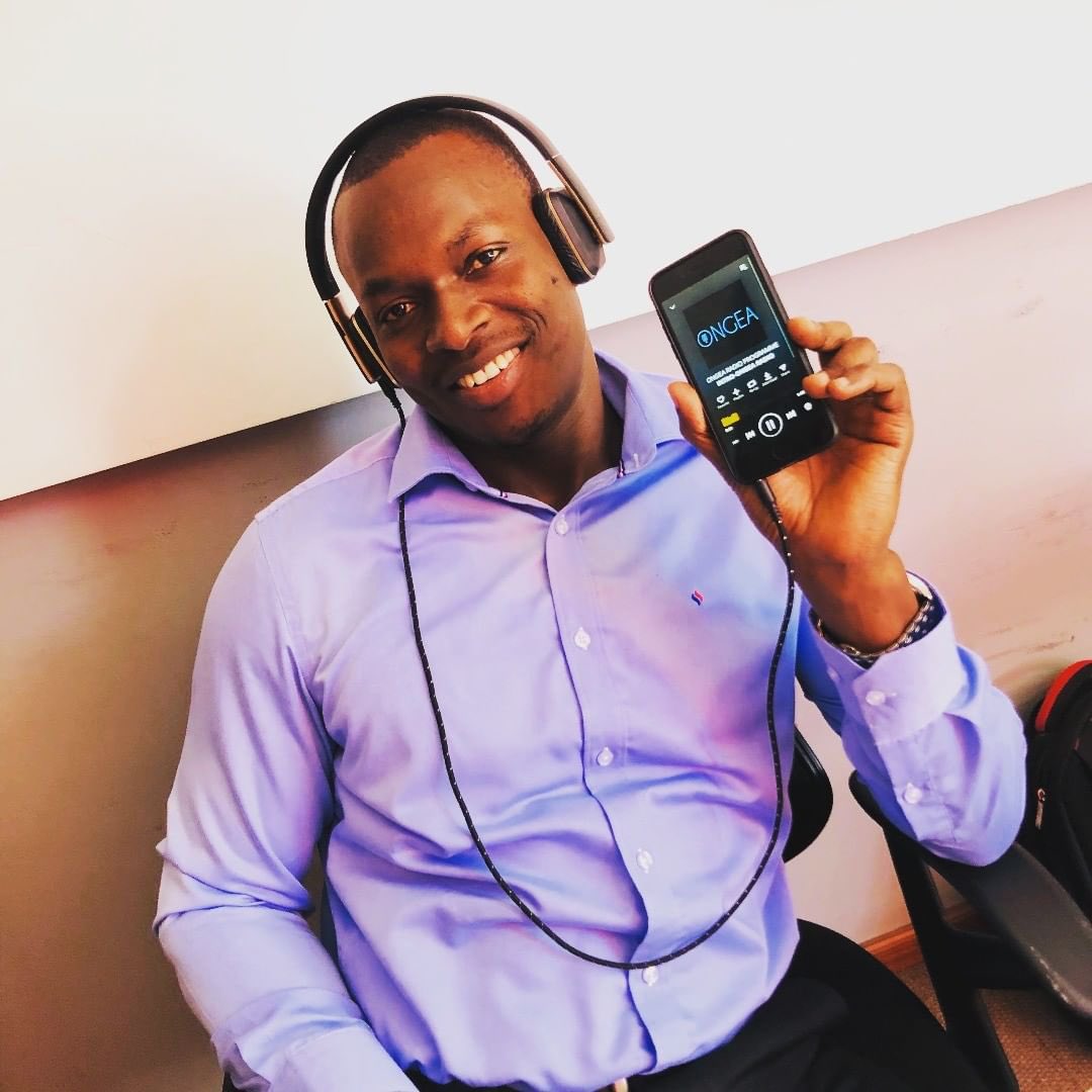 ONGEA_RADIO's tweet photo. Unaweza kusikiliza kipindi cha ONGEA ukiwa sehemu yoyote, na muda wowote.

Kusikiliza Bonyeza LINK: https://t.co/NVoezWfrNC 

Usipitwe na Uhondo!

#ONGEA #PimaVVU #TumiaKinga #TimizaMalengoYako 

@UNICEFTanzania @tacaidsinfo  @tawiconsult https://t.co/yd4YEFBfco