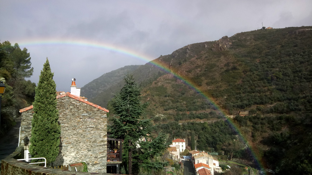 martin_a_smith's tweet photo. Rainbow Over Lastours
#stubbornlightcomp 
@dartmoorcollect https://t.co/Xxnuq9ZyVG