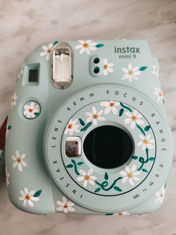 59748sadTIVlT's tweet photo. ✨✨ ÇEKİLİŞ ✨✨

Bizi takip edip bu postu beğenen 3 şanslı takipçimize diledikleri renkte INSTAX MINI 9'u çantası ve 10'lu filmle beraber hediye ediyoruz. 

Çekiliş sonuçları 8 Kasım saat 21:00'de açıklanacaktır. https://t.co/BVKjXnkdNr