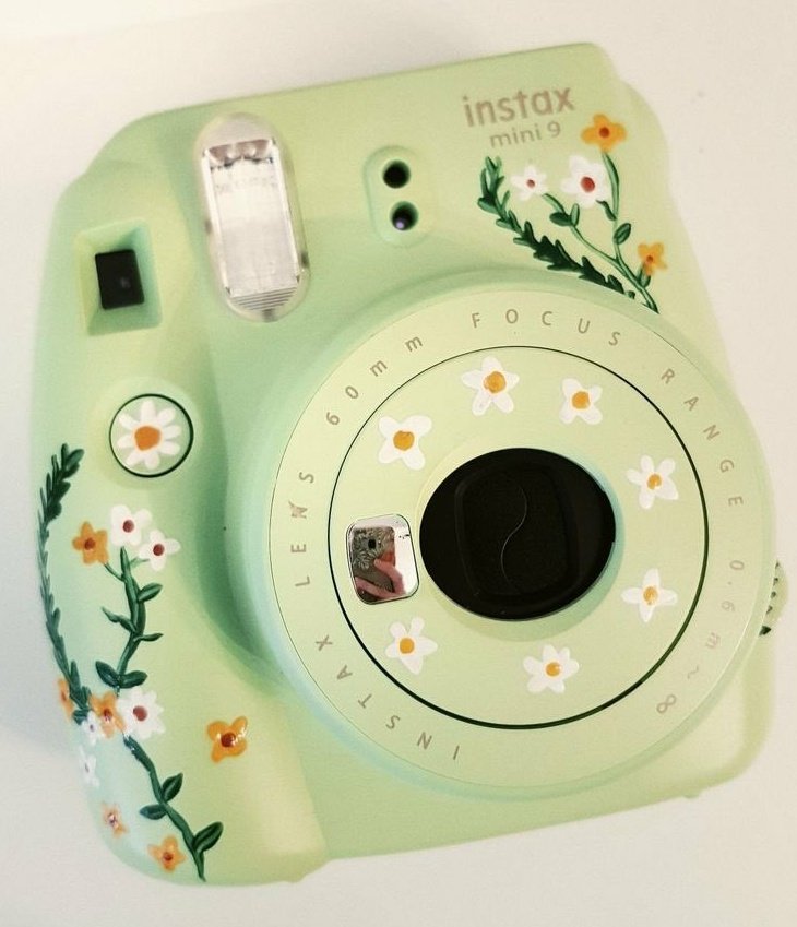 59748sadTIVlT's tweet photo. ✨✨ ÇEKİLİŞ ✨✨

Bizi takip edip bu postu beğenen 3 şanslı takipçimize diledikleri renkte INSTAX MINI 9'u çantası ve 10'lu filmle beraber hediye ediyoruz. 

Çekiliş sonuçları 8 Kasım saat 21:00'de açıklanacaktır. https://t.co/BVKjXnkdNr