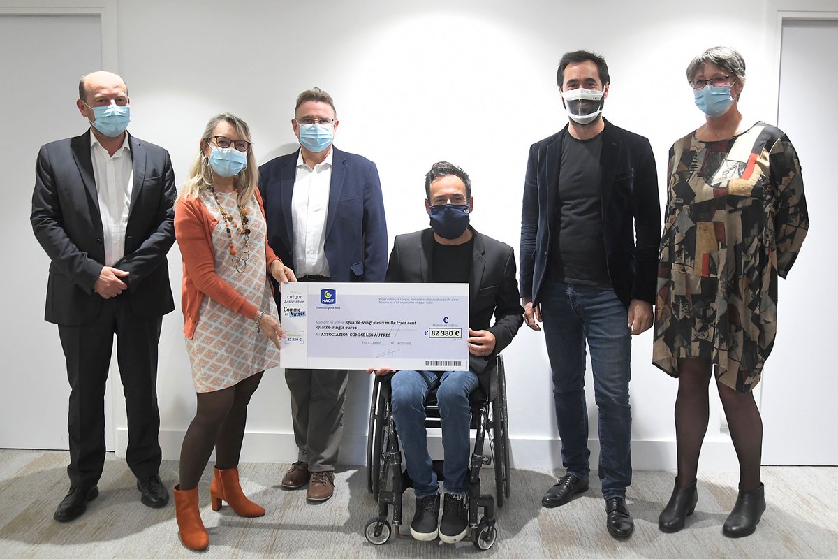 MacifAssurances's tweet photo. #Solidarité
En 2020, 1 nouvelles initiative s'ajoute à cet engagement ➡️ 1 contrat souscrit cet été = 1 coup de 👍 solidaire !
👉Les contrats #assurancevie ouverts = 60K€ ont été versés à @60000rebondsfr
👉+ de 80K€ reversés à @CL_Autres grâce aux contrats santé souscrits 
👏 https://t.co/vYKumK31Br