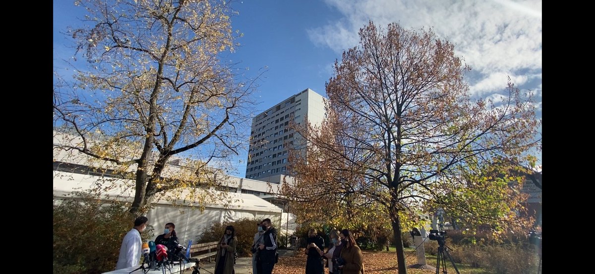 ❗️ŠTUDENTSKO DELO❗️
  
Vabimo vse študente, vseh študijskih smeri, da se nam pridružite v naših timih. Pomoč potrebujemo pri lažjih fizičnih delih, na INFO vstopnih točkah, negovalnih oddelkih...
📌Prijave (kratek opis in telef. številko) pošljite na luka.kolaric@ukc-mb.si
Hvala