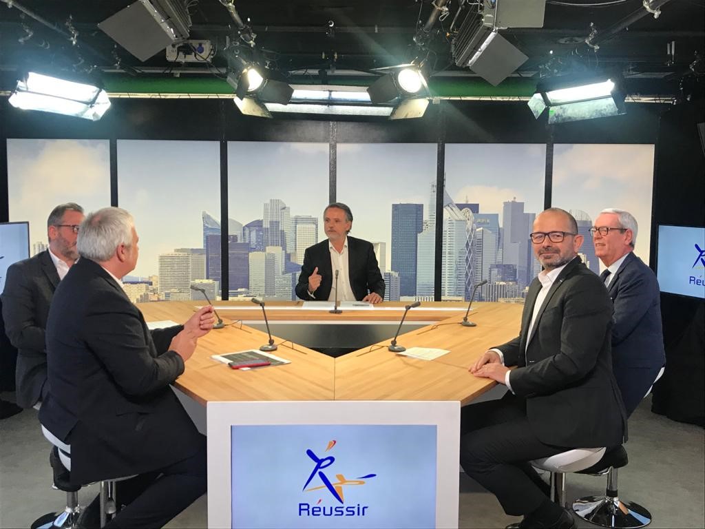 Ce matin AG des #AgentsGénéraux <a href="/AXAFrance/">AXA France</a> <a href="/SyndicatReussir/">REUSSIR</a> => aux cotés de <a href="/jeanlucgambey/">GAMBEY</a>, #P.Evrard, <a href="/pascal_chapelon/">Pascal chapelon</a>, <a href="/SuinThierry/">thierry suin</a> et <a href="/RGauttier/">GAUTTIER Rémi</a> ont échangé sur 2021, la crise et les services aux agents avec notamment #Trajectoire pour les accompagner dans leur projet d'agence
