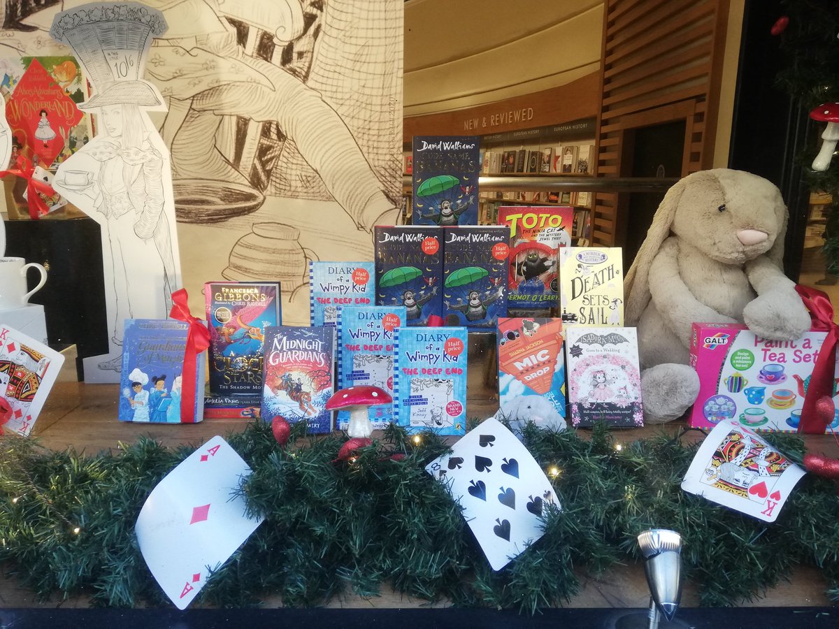 It finally came! THE MIDNIGHT GUARDIANS is published today with <a href="/WalkerBooksUK/">Walker Books</a> - thank you so much to everyone who's supported it, this has been an absolute dream. Yesterday I went on a breakneck signing spree in <a href="/WaterstonesPicc/">Waterstones Piccadilly, London</a> and <a href="/WaterstonesTraf/">Waterstones Trafalgar Sq.</a> - so many signed copies!