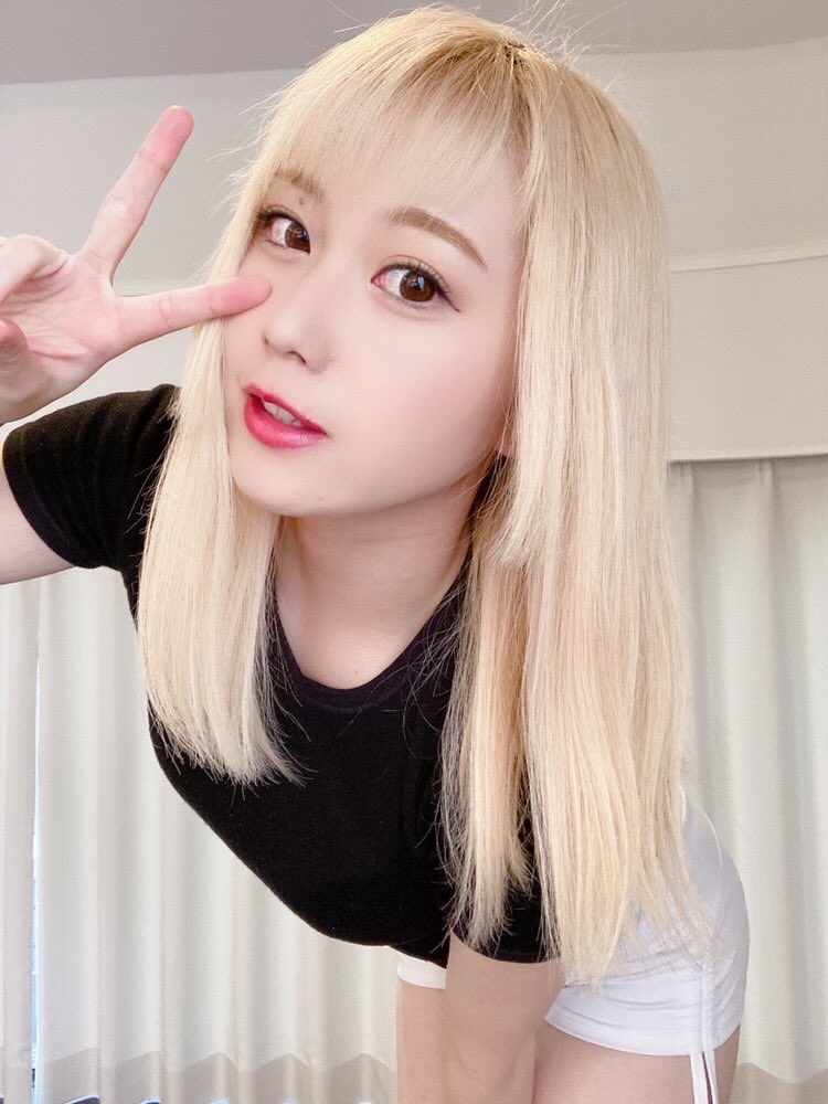 freedoor_media's tweet photo. マリアATさんにインタビューを受けて頂きました♪
【Instagram URL】https://t.co/oKDoEgf93a
フォロー&RTで応援よろしくお願い致します!
#インフルエンサー #モデル #フリーモデル #RT拡散���望 #RT企画 #インタビュー募集 #freedoor https://t.co/9oLQrCrwAL
