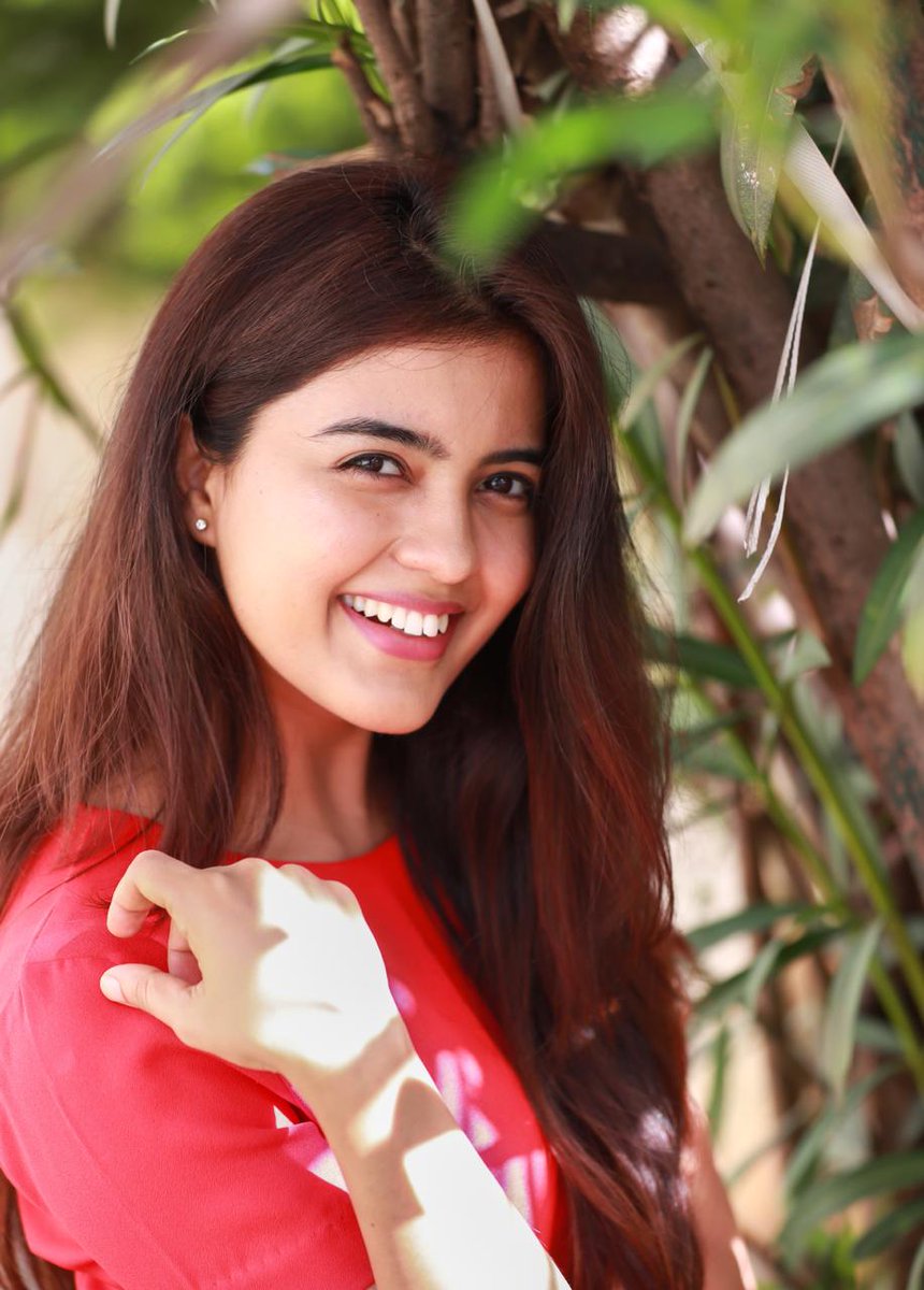 JayaTvOfficial's tweet photo. Actress #AmrithaAiyer looks beautiful in these recent pictures of her. 

@Actor_Amritha @proyuvraaj @UVCommunication https://t.co/J1WHoK98dm
