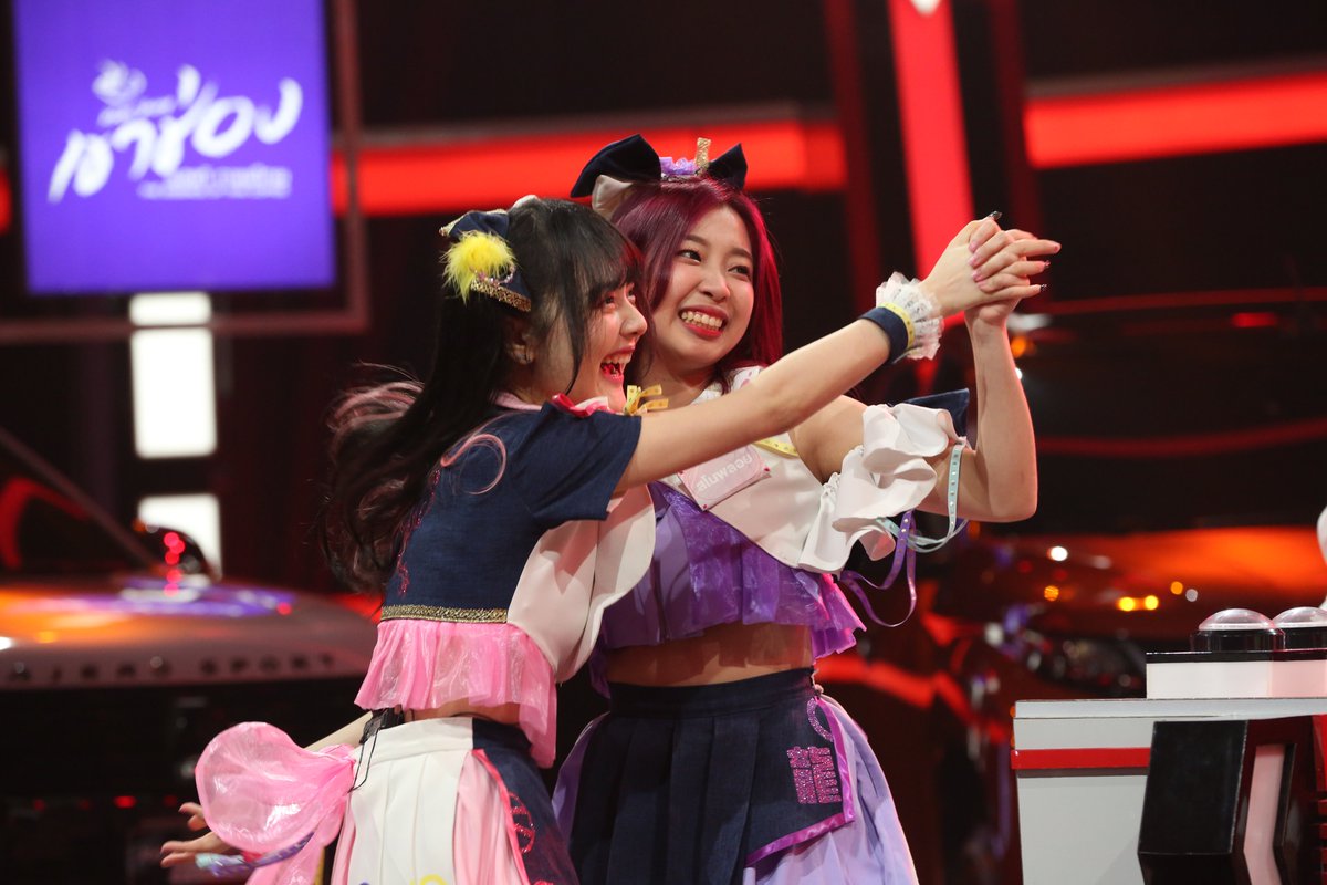 gamejakrot's tweet photo. 👏👏👏 ปรบมือให้กับสองสาว @minmin_ameryu @snowploy_ameryu ไอดอลสาวจากวง #AMERYU ที่สามารถพิชิตรถยนต์คันที่ 4 ของรายการ #เกมแจกรถ ไปได้ ยินดีด้วยนะคะสาวๆ
#เกมแจกรถxสโนวพลอยมินมิน
#snowployameryu
#MinminAMERYU https://t.co/5q3HaPKCkW