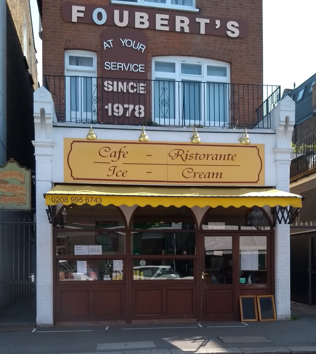 Lockdown update: Foubert's Chiswick is open 10am to 10pm for takeaway pizza, pasta, lasagna, sandwiches, coffee, ice-cream. Give Maria &amp; Luciano a call on 0208 995 6743 to order or pop by. 
#fouberts
#chiswick
#turnhamgreenterrace
#shoplocal