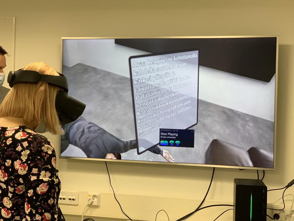 LNykopp's tweet photo. Tänään opiskelemassa elvytystä virtuaalilasien avulla. Mielenkiintoista. #StadinAO #digipeda #digital #VirtualReality https://t.co/1WvLK0L1i9